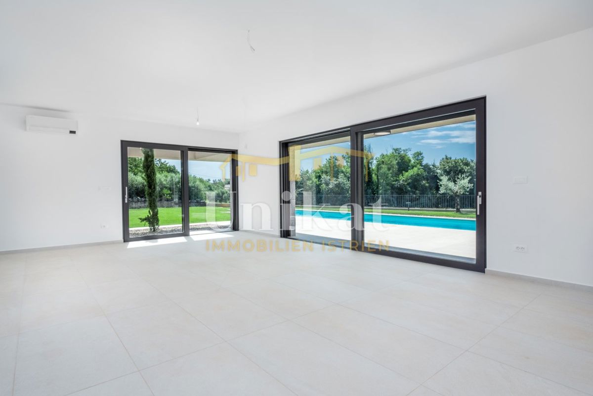 Splendida villa nuova con piscina e sauna, 303 m2 - chiavi in mano